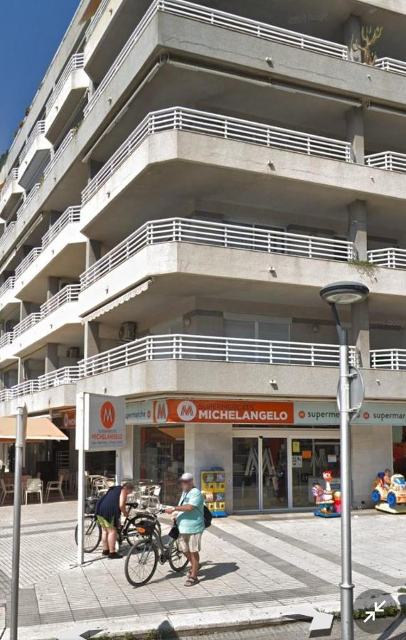 Apartamentos Ch 萨洛 外观 照片